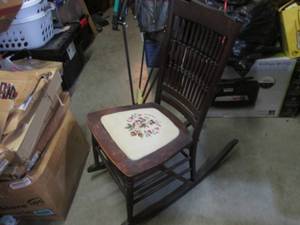 (FBR) Vintage Wood Kid Size Rocking...