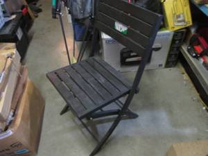 (RMDR) Folding Metal Chair...