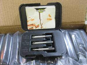 (F-2) Case of 60 3pc Damaged Screw ...