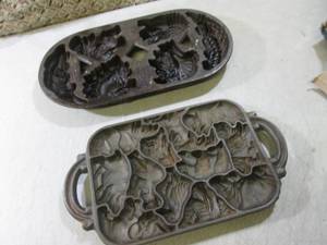 (RM2) Vintage Cast Iron Molds Anima...
