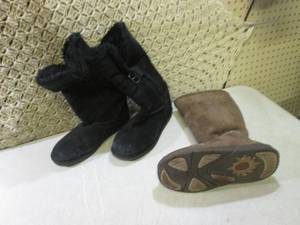(F-2) Pair of Ladies Boots Size 8 w...