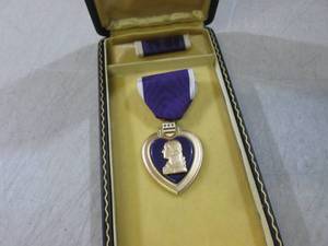 (CNTR) Vintage Purple Heart Medal...