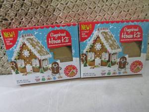 (B-2) Lot of 2 Gingerbread House Ki...