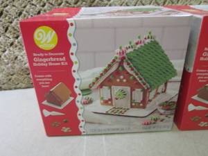 (EW4) Lot of 2 Gingerbread Holiday ...