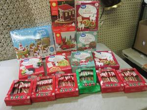(A-4) Assorted Christmas Gingerbrea...