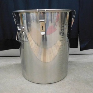 STAINLESS STEEL POT