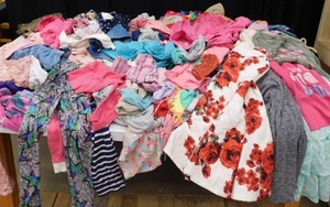 HUGE LOT OF GIRLS CLOTHES