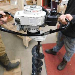 GAS POWERED ICE DRILL