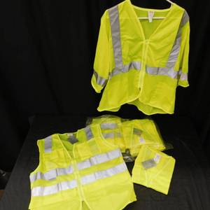 12 MED SAFETY VESTS 1 SHIRT