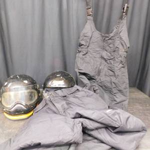 WOMENS MED SNOW GEAR