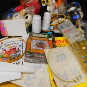 CRAFT AND EMBROIDERY LOT