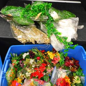 CRAFT SUPPLIES  SILK FLOWERS