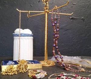 VINTAGE JEWERLY