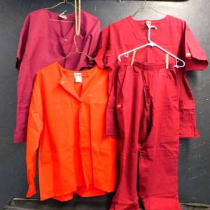 NEW SCRUBS XL