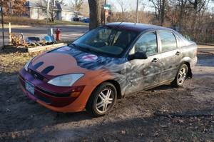 lot 7 image: 2001 Ford Focus Duck Car