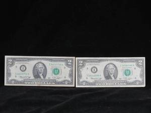 lot 30 image: 2 1976 $2 Bills
