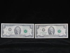 lot 31 image: 2 1995 $2 Bills
