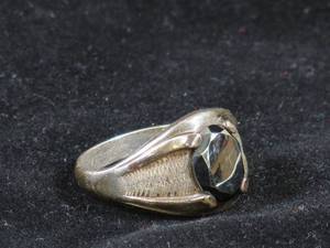lot 41 image: Sterling Silver Ring - Black Stone