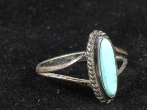 lot 40 image: Vintage Ring - Turquoise Stone