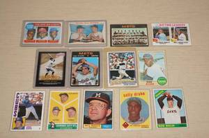 lot 67 image: Baseball Cards - Mantle, Brett, Jackson