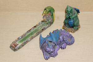 lot 92 image: 3 Dragon Incense Figures