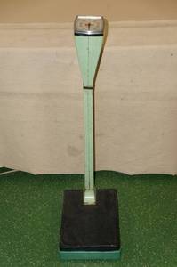 lot 106 image: Vintage Continental Health-O-Meter Doctors Scale