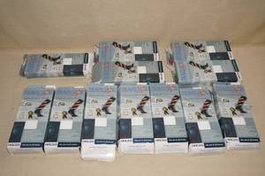 lot 140 image: NEW Travelsox - XL - White