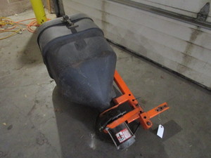 SALT DOG SALT SPREADER