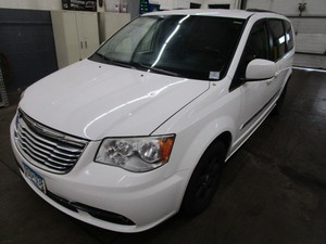 CHRYSLER TOWN & COUNTRY MINI VAN