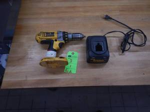 Dewalt 18v Drill and Charger - In Working Condition