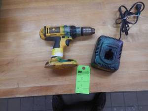 Dewalt 18v Drill and Charger - In Working Condition