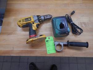 Dewalt 18v Drill, Handle and Charger - In Working Condition