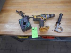 Dewalt 18v Drill, Handle and Charger - In Working Condition