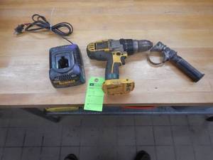 Dewalt 18v Drill, Handle and Charger - In Working Condition