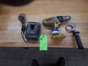 Dewalt 18v Drill, Handle and Charger - In Working Condition
