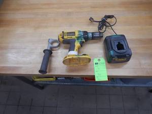 Dewalt 18v Drill, Handle and Charger - In Working Condition