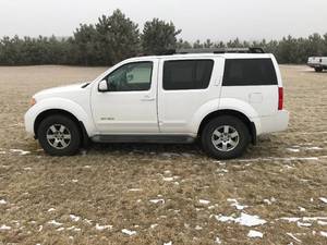 2005 Nissan Pathfinder SE Off-Road 4x4
