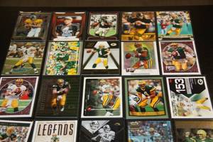 Brett Favre Football Card Lot  25 Different Cards