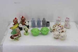 lot 11 image: Porcelain Salt & Pepper Shakers