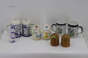 lot 12 image: Large Porcelain Salt & Pepper Shakers