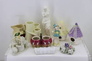 lot 30 image: Misc Pottery Pieces