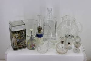 lot 38 image: Clear Glassware