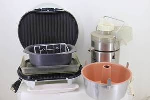 lot 40 image: Misc Kitchen Items