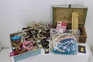 lot 47 image: Costume Jewlery