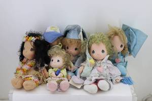 lot 51 image: Precious Moments Dolls