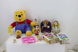 lot 54 image: Disney Toys