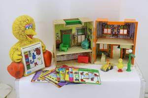 lot 55 image: Sesame Street Toys