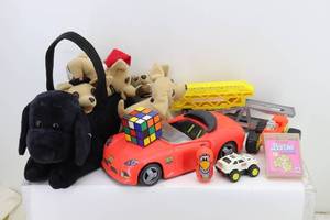 lot 57 image: Lot of Toys