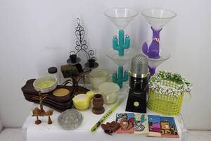 lot 67 image: Misc Items