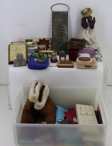 lot 72 image: Tote of Misc Items